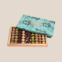 Box of 920g of Assorted Chocolate and Dragees, Les Plaisirs