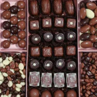 Box of 610g of Assorted Chocolate and Dragees, Les Classiques