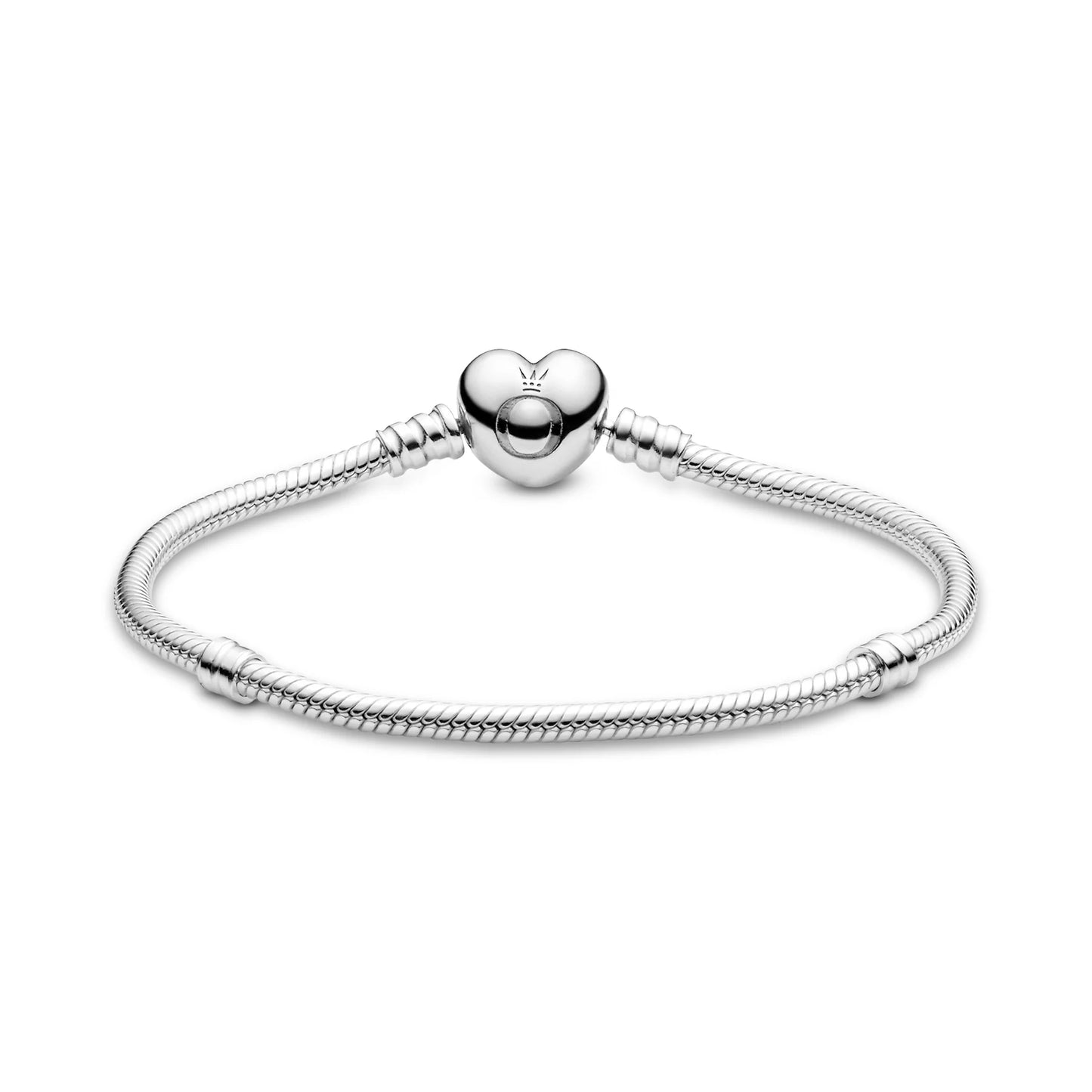 Pandora Moments - Silver bracelet with heart-shaped clasp