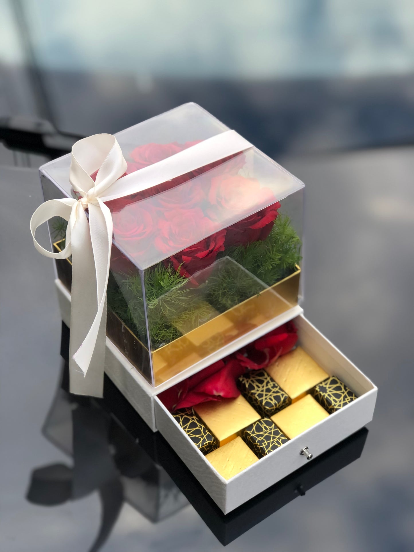 Red Rose Delight Box with Chocolate