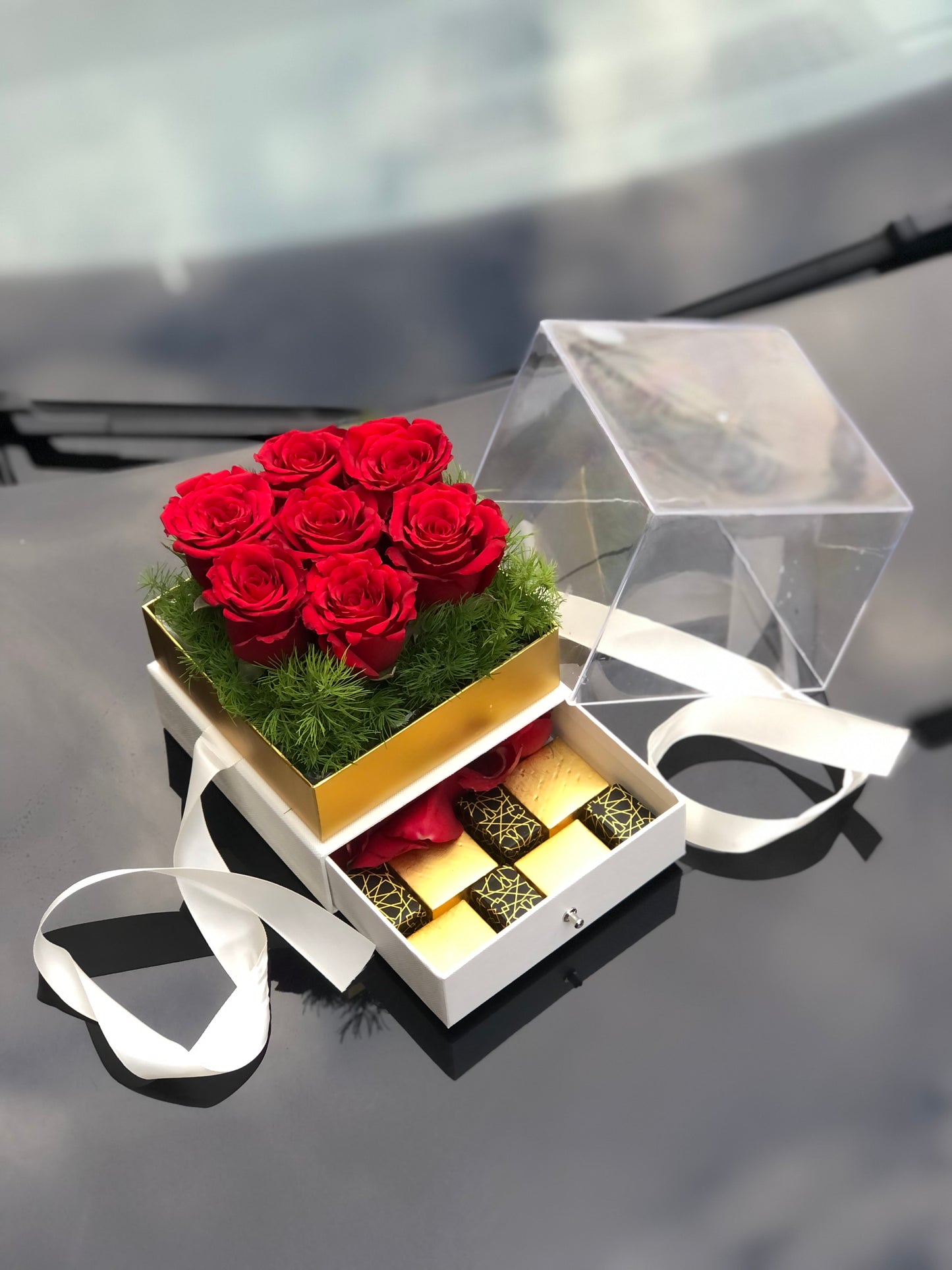 Red Rose Delight Box with Chocolate