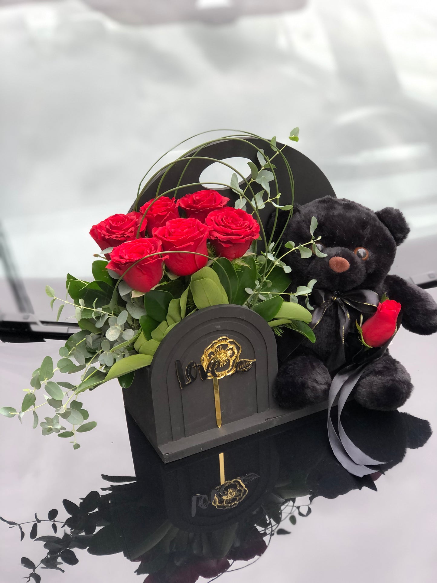 Red Roses & Teddy Love