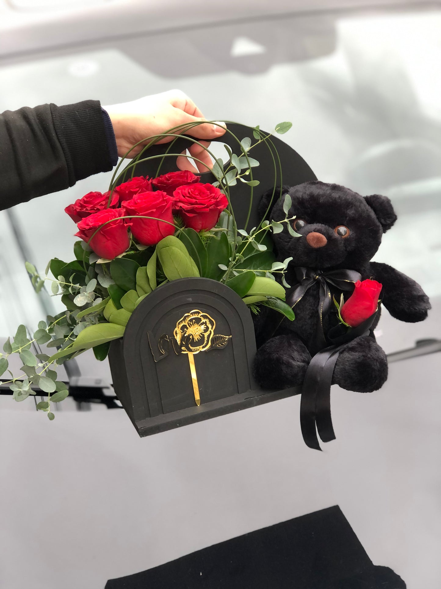 Red Roses & Teddy Love