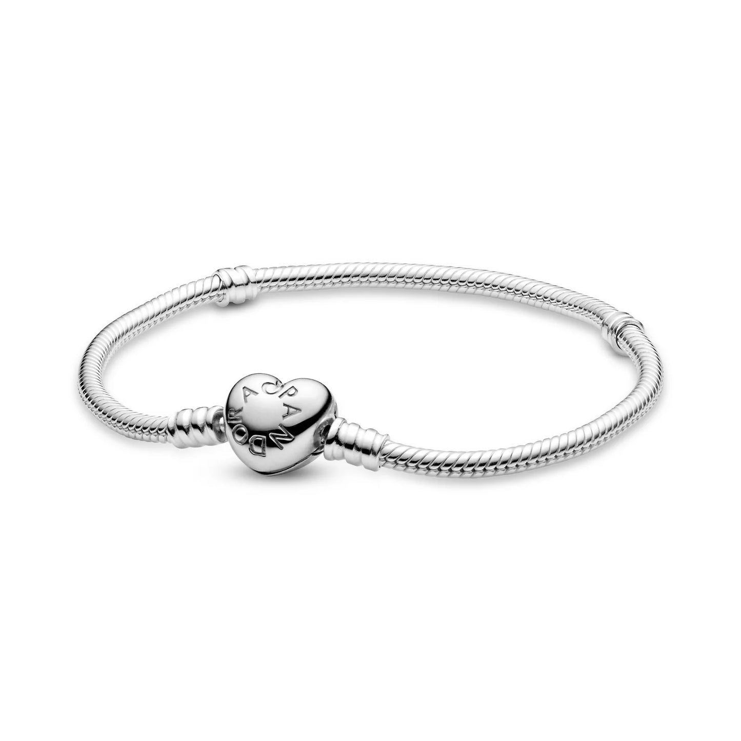 Pandora Moments - Silver bracelet with heart-shaped clasp